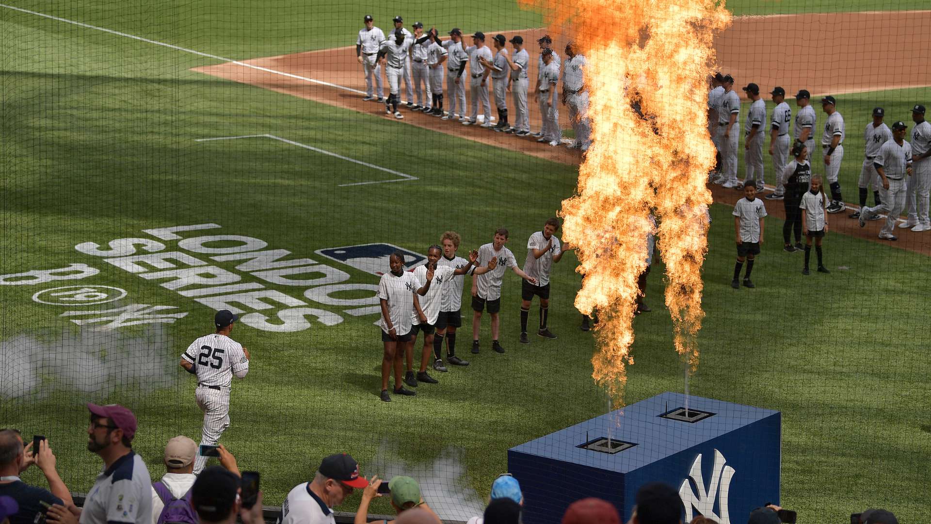 曼城終於打 曼城終於打