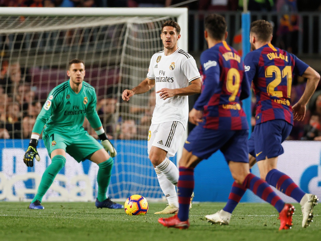 她在关键时 她在关键时